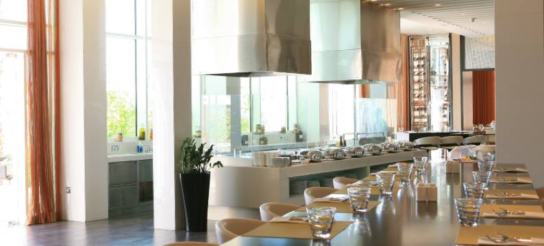 亚斯岛广场洲际环岛酒店(Yas Plaza Circuit by IHG)图片