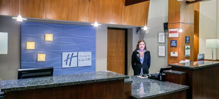 绍姆堡-罗灵梅多斯智选假日酒店(Holiday Inn Express Rolling Mdws-Schaumburg Area)图片