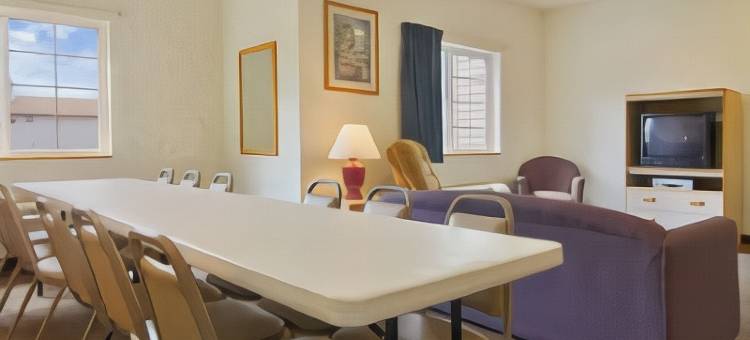 伊格尔河市中心温德姆阿美瑞辛酒店(AmericInn by Wyndham Eagle River Downtown)图片