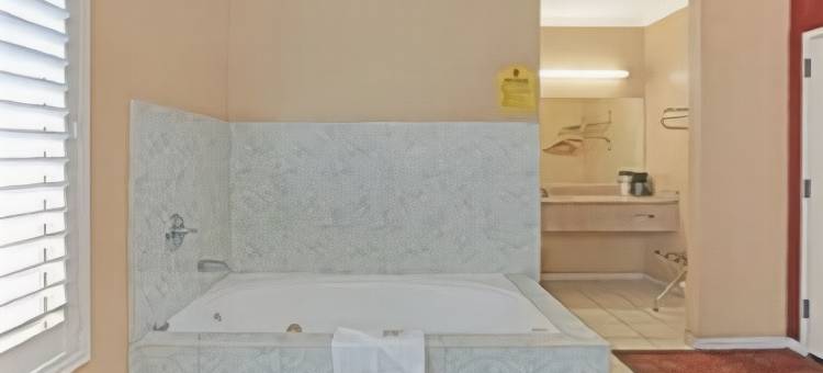 安克雷奇华美达酒店(Ramada by Wyndham Anchorage Downtown)图片