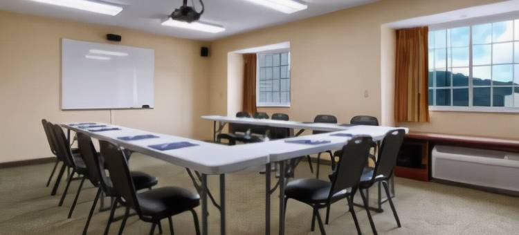 加萨瓦-萨顿温德姆麦客达套房酒店(Microtel Inn & Suites by Wyndham Gassaway/Sutton)图片