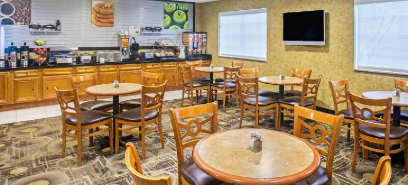 史密斯堡拉昆塔温德姆套房酒店(La Quinta Inn & Suites by Wyndham Fort Smith)图片