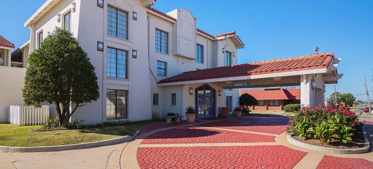 塔尔萨断箭温德姆呗盟酒店(Baymont by Wyndham Tulsa Broken Arrow)图片