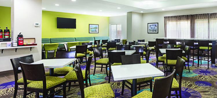 纽布朗费尔斯拉昆塔温德姆套房酒店(La Quinta Inn & Suites by Wyndham New Braunfels)图片