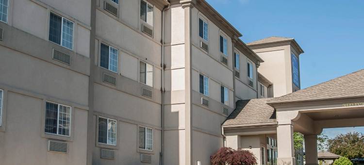 奥沙克湖舒眠酒店及套房(Sleep Inn & Suites Lake of the Ozarks)图片