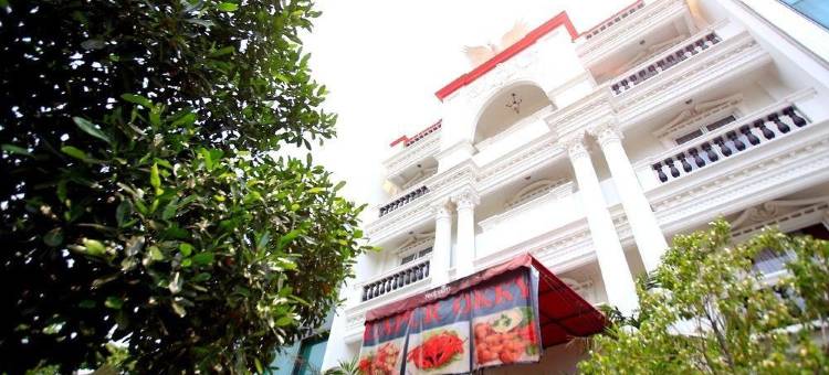 贡图尔拉亚塞蒂亚布迪红多兹Plus酒店(RedDoorz Plus @ Guntur Raya Setiabudi)图片