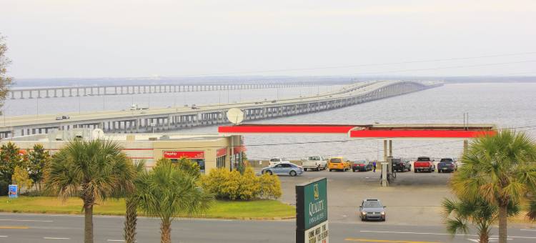 品质酒店及套房-彭萨科拉湾景(Quality Inn & Suites Pensacola Bayview)图片