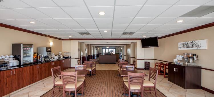 诺曼大学附近舒眠套房酒店(Sleep Inn & Suites Norman Near University)图片