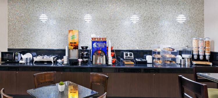 科珀斯克里斯蒂机场拉昆塔温德姆套房酒店(La Quinta Inn & Suites by Wyndham Corpus Christi Airport)图片