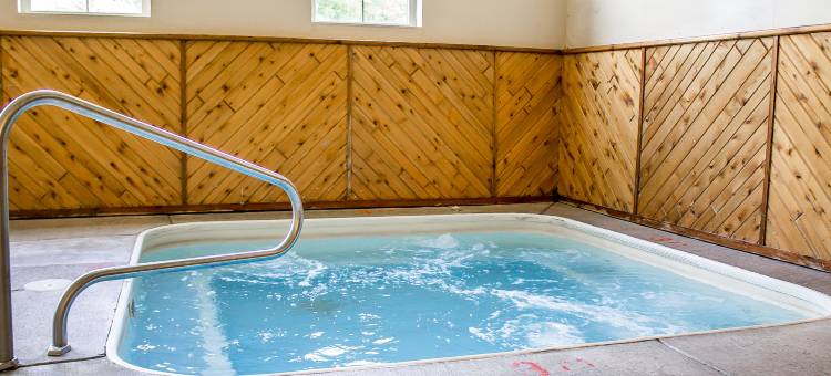 铁山温德姆贝蒙特酒店(Baymont by Wyndham Iron Mountain)图片