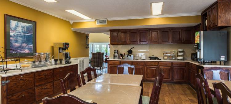 图珀洛巴恩斯克罗辛伊克诺旅馆(Econo Lodge Tupelo Barnes Crossing)图片