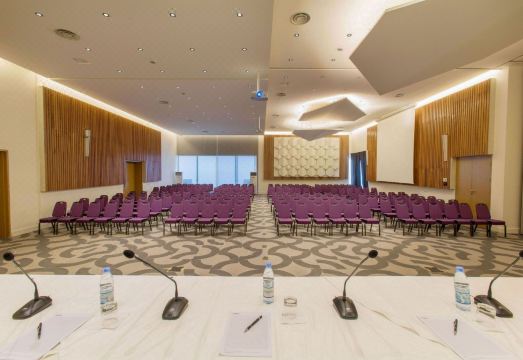 Noom Hotel Conakry Hotel Overview