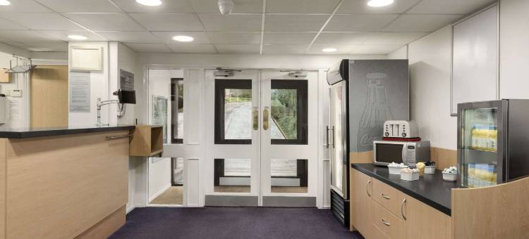 布里真德加的夫M4温德姆戴斯酒店(Days Inn by Wyndham Bridgend Cardiff M4)图片