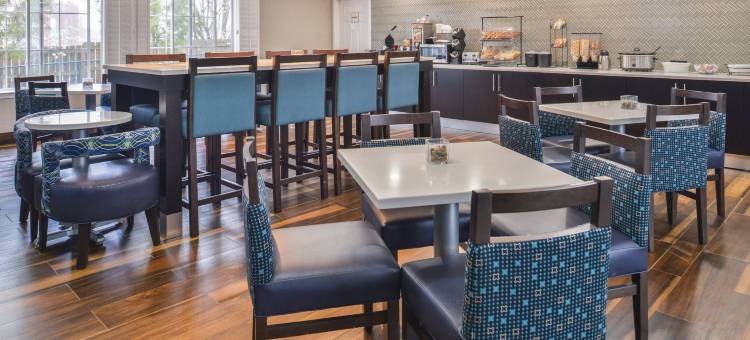 亚特兰大南纽南拉昆塔温德姆套房酒店(La Quinta Inn & Suites by Wyndham Atlanta South - Newnan)图片