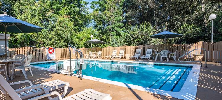 哥伦布品质酒店靠近摩尔堡(Quality Inn Columbus Near Fort Benning)图片