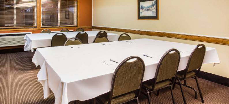 梅诺莫尼美吟温德姆酒店(AmericInn by Wyndham Menomonie)图片