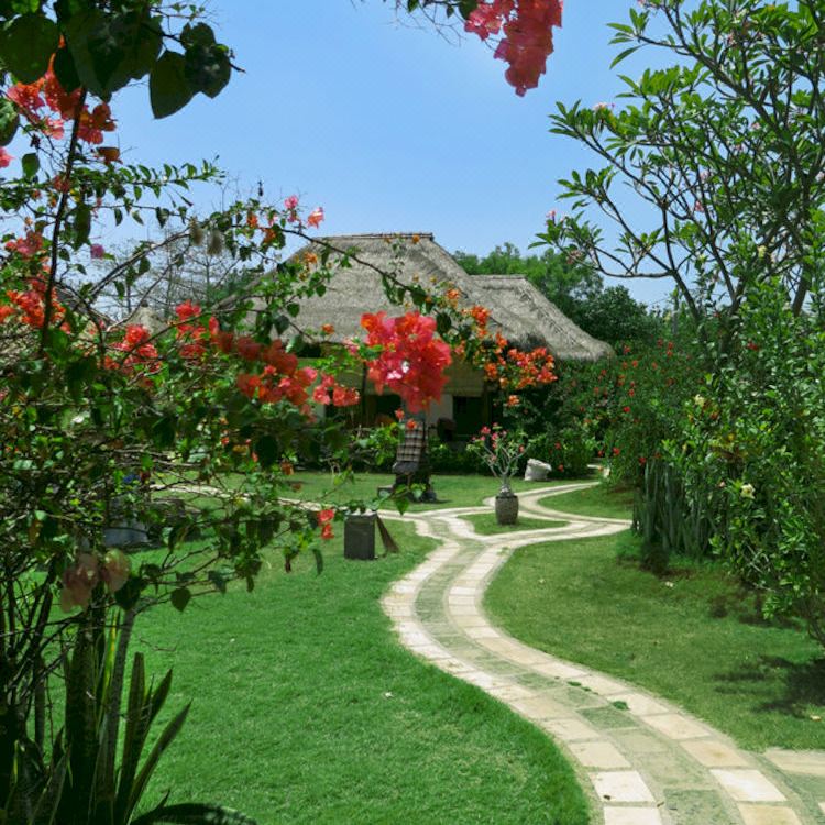 Sunia Loka Bungalows Dive Center Hotel Reviews And Room Rates - 