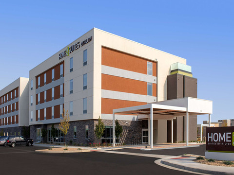 朗蒙特希尔顿惠庭套房酒店