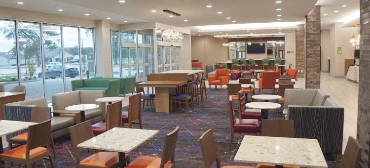 韦科贝勒市中心拉昆塔温德姆套房酒店(La Quinta Inn & Suites by Wyndham Waco Downtown - Baylor)图片