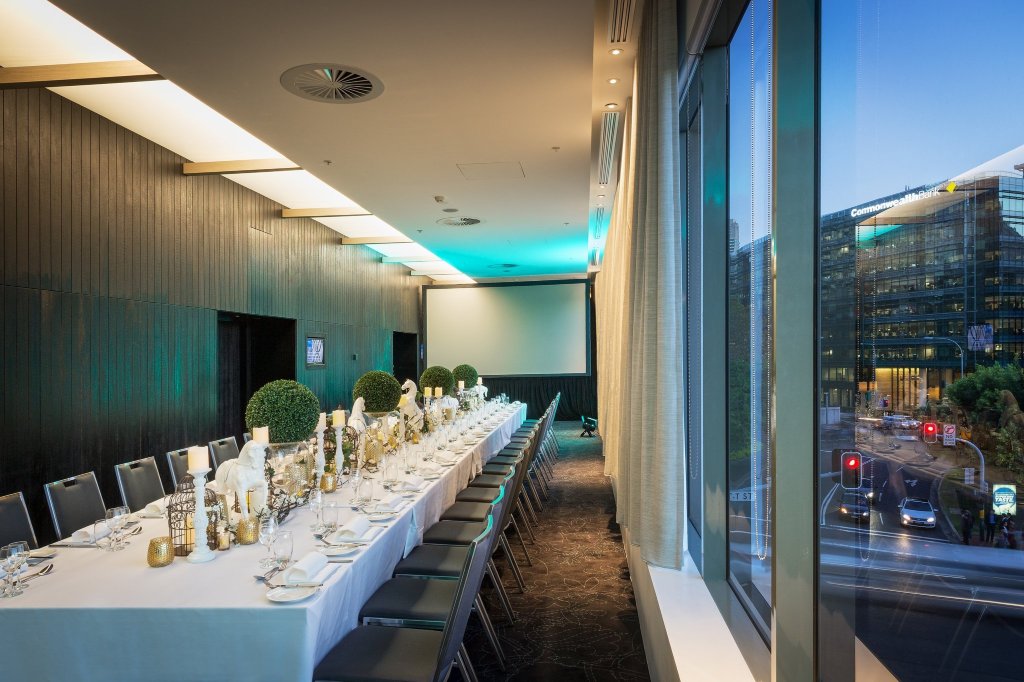 PARKROYAL Darling Harbour, Sydney Hotel Overview