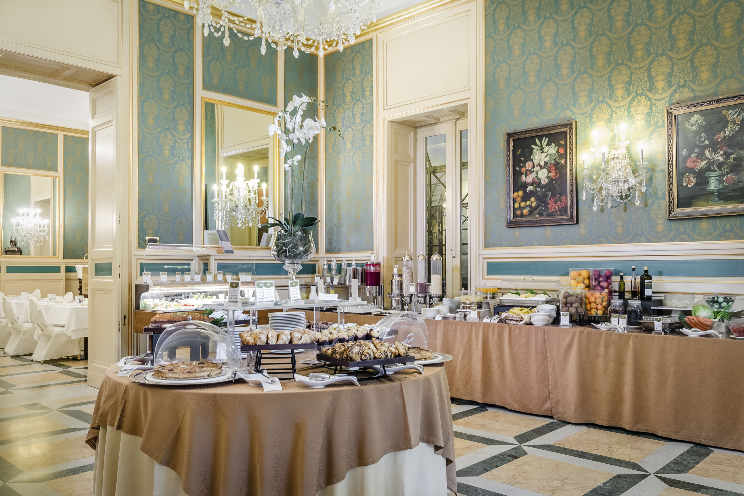 Eurostars Centrale Palace HotelOver view