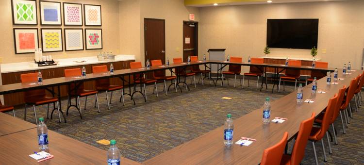 智选假日套房酒店蒙罗维尔(Holiday Inn Express & Suites Pittsburgh - Monroeville)图片