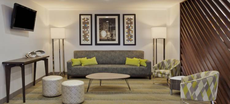 智选假日套房酒店凤凰城的哥伦布(Holiday Inn Express & Suites Phenix City - FT. Moore)图片