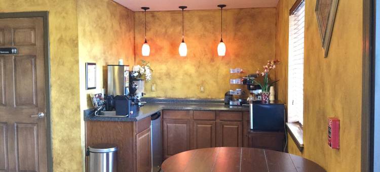 大学大道美洲最佳价值套房酒店(Americas Best Value Inn and Suites Little Rock)图片