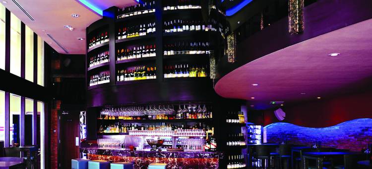 阿布扎比市中心华美达酒店(Ramada by Wyndham Abu Dhabi Downtown)图片