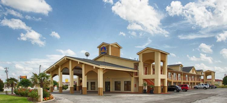 特勒尔温德姆呗盟酒店(Baymont by Wyndham Terrell)图片