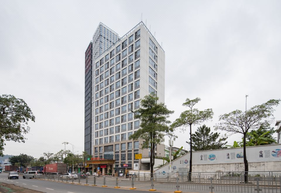 Vienna Hotel (Shenzhen Henggang Metro Station)Hotel Overview