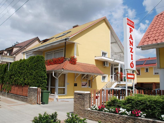茨埃斯塔佩泽欧酒店