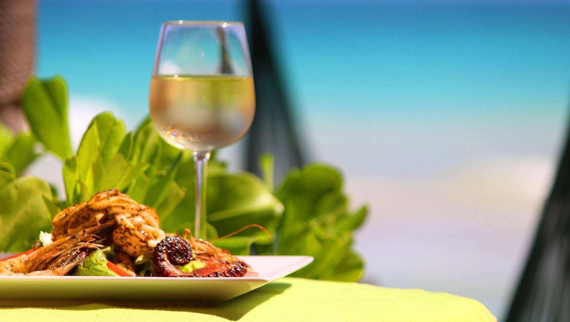 Hotel Piedra Escondida Over view