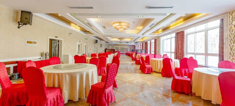 鸿腾三馆商务酒店(济南会展中心店)图片