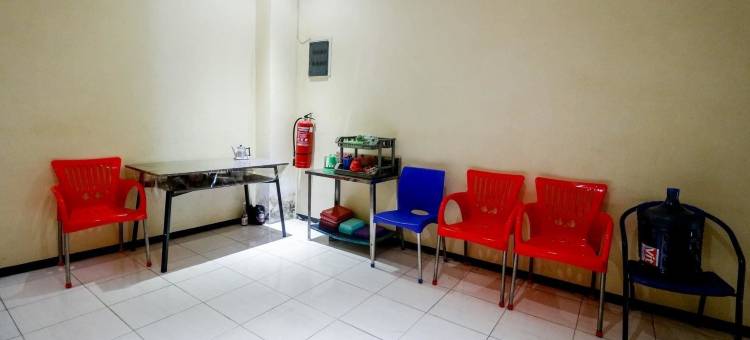 红门酒店-近帕萨尔塔拉蓬斯灵班加马辛(RedDoorz near Pasar Tarapung Siring Banjarmasin)图片