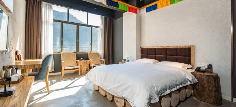 波密格拉丹东酒店图片