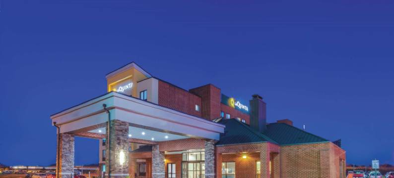 费城机场拉昆塔温德姆套房酒店(La Quinta Inn & Suites by Wyndham Philadelphia Airport)图片