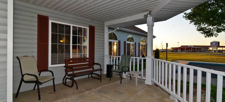 奥沙克湖速8酒店(Super 8 by Wyndham Lake of the Ozarks)图片