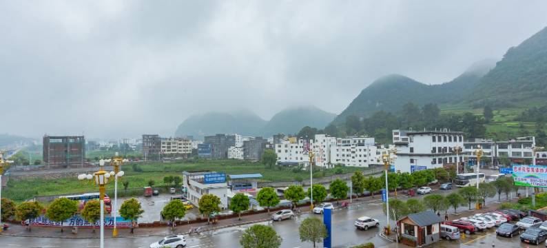 兴仁泓智酒店(巴铃镇店)图片