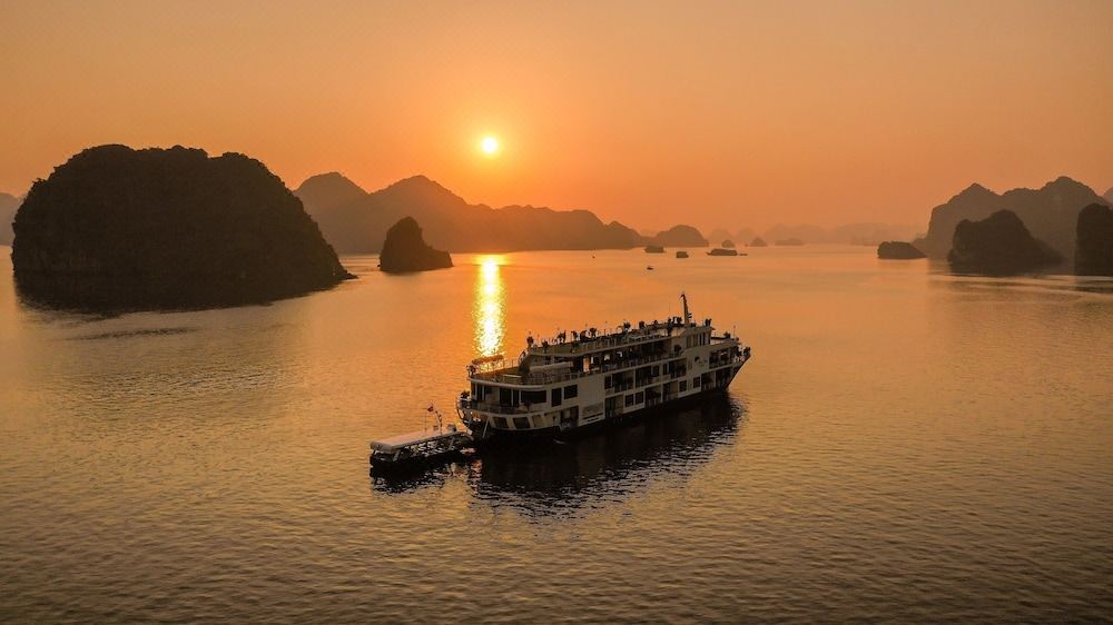 Mon Cheri Cruises Hotel Reviews And Room Rates