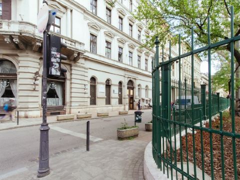 布达佩斯焦尔纳依购物攻略,焦尔纳依物中心/地址/电