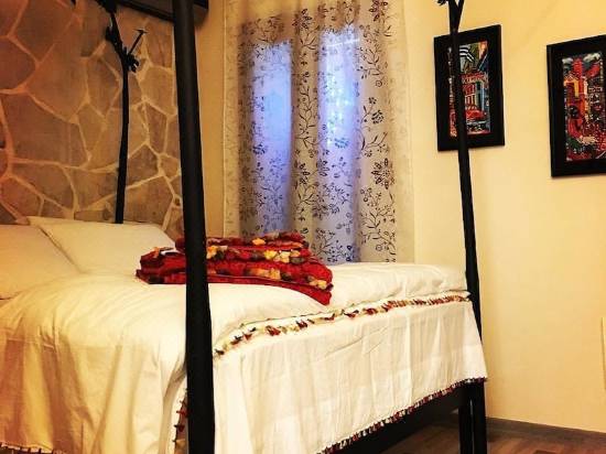 Sihirli Kitap Kahve Konuk Evi 66 7 3 Urla Hotel Deals Reviews Kayak