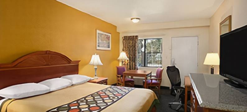 贝克斯菲尔德南加州温德姆速8酒店(Super 8 by Wyndham Bakersfield South CA)图片