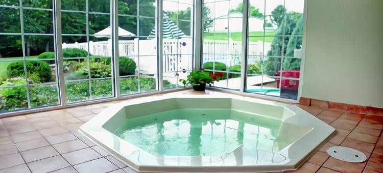 Baymont by Wyndham Chester IL图片