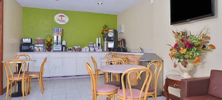 布伦瑞克-圣西蒙斯岛地区温德姆速8酒店(Super 8 by Wyndham Brunswick/St Simons Island Area)图片