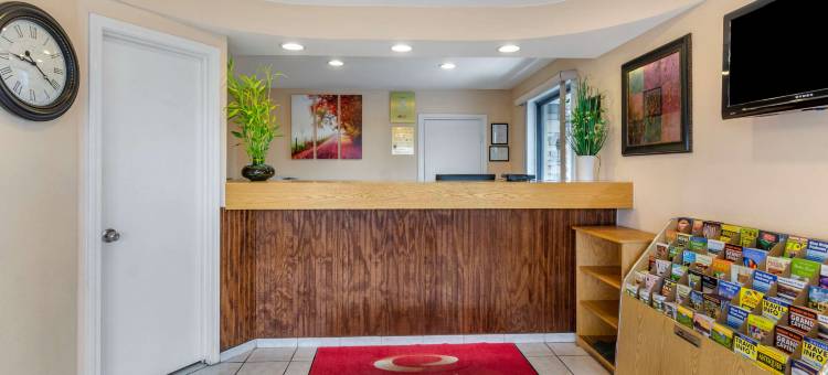 文化中心伊康旅馆(Econo Lodge Civic Center)图片