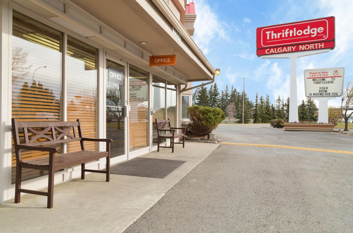 Discount [80% Off] Thriftlodge Calgary North Canada - Hotel Near Me | 4