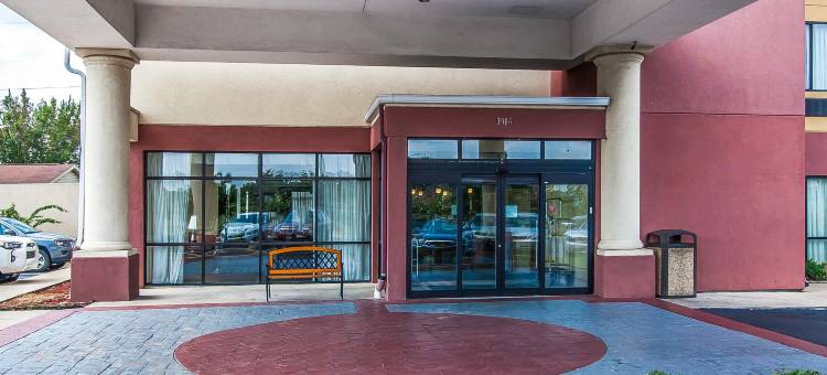 塔斯卡卢萨大学附近舒适全套房酒店(Comfort Suites Tuscaloosa Near University)图片