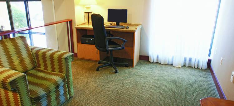 纽约市斯坦福德拉昆塔温德姆套房酒店(La Quinta Inn & Suites by Wyndham Stamford / New York City)图片