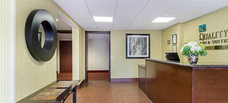 伍斯特品质套房酒店(Quality Inn and Suites Worcester)图片